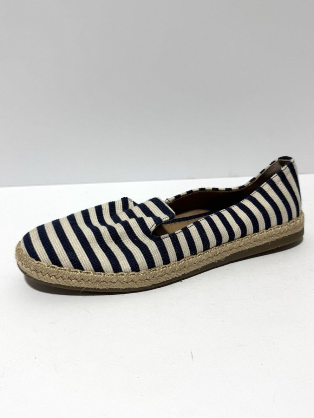 Me Too Womens Coast Flats Size 6.5 M